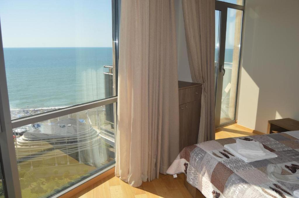 Luxury Apartments Batumi Eksteriør billede