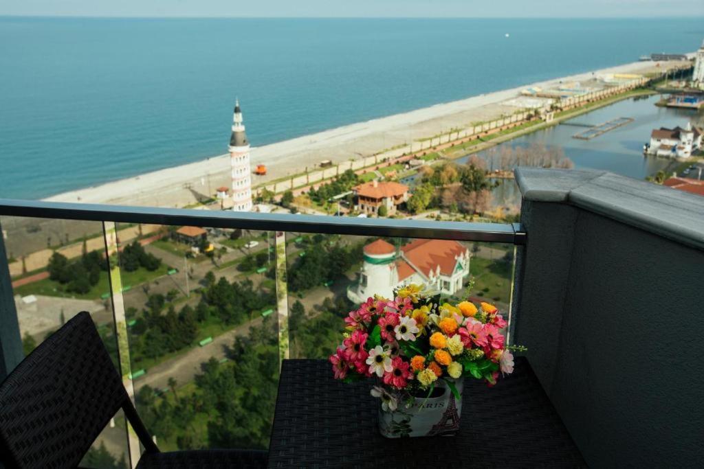 Luxury Apartments Batumi Eksteriør billede